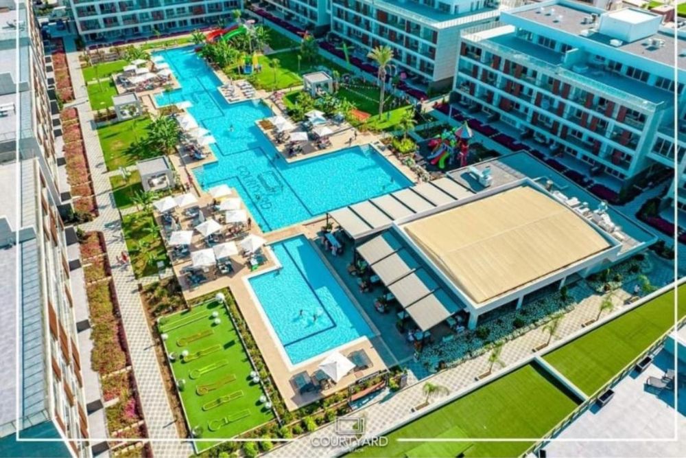 Courtyard Long Beach Resort