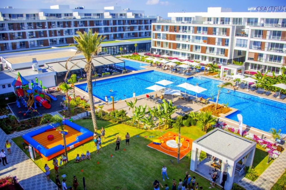 Courtyard Long Beach Resort